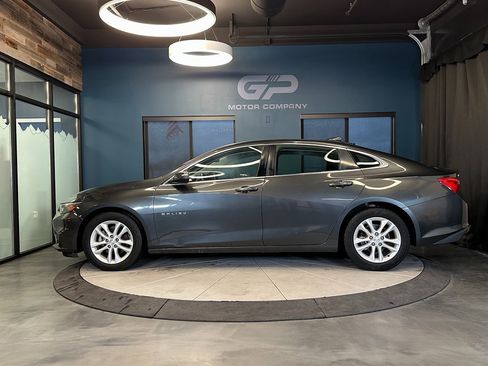 Used 2017 Chevrolet Malibu LT image 6