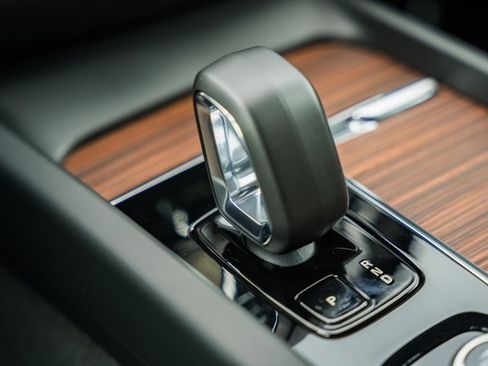 New 2026 Volvo V60 B5 Cross Country Plus w/ Protection Package Premier image 25