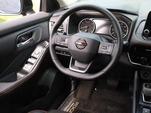 Certified 2025 Nissan Rogue SV AWD/4WD image 23