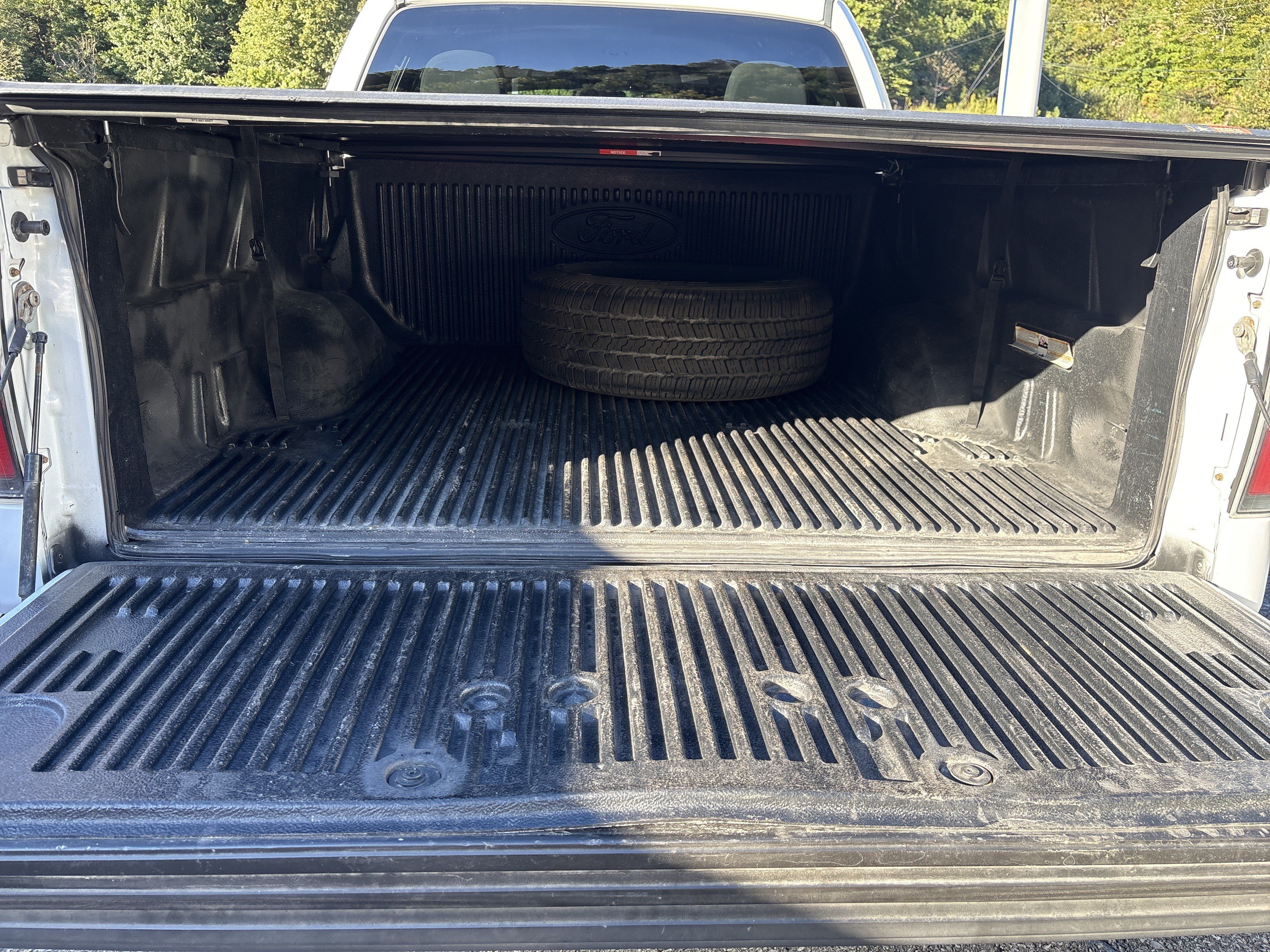 Used 2014 Ford F150 XLT w/ Equipment Group 302A Luxury AWD/4WD image 14