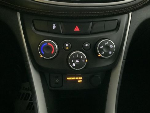 Used 2021 Chevrolet Trax LS w/ Tint and Cruise Package AWD/4WD image 32