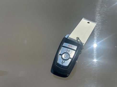 Used 2025 Ford Bronco Badlands AWD/4WD image 32