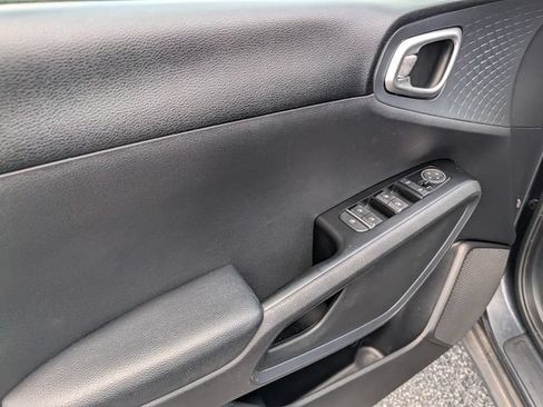 Used 2020 Kia Soul EX FWD image 8