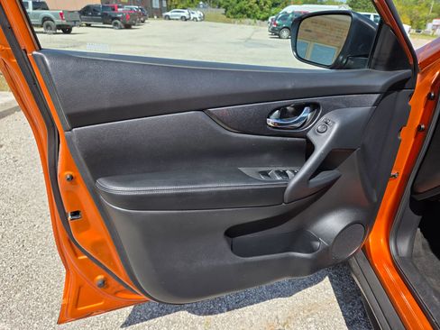 Used 2017 Nissan Rogue S w/ S Appearance Package image 12