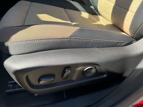 New 2025 Chevrolet Equinox ACTIV w/ Safety and Technology Package image 14