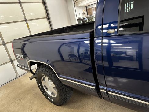 Used 1998 Chevrolet Silverado 1500 4x4 Extended Cab w/ Preferred Equipment Group 2 image 19