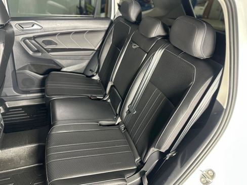 Used 2022 Volkswagen Tiguan SE image 28