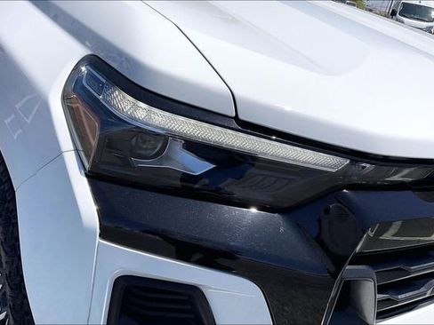 Used 2024 Chevrolet Colorado Z71 w/ Z71 Convenience Package 2 AWD/4WD image 27