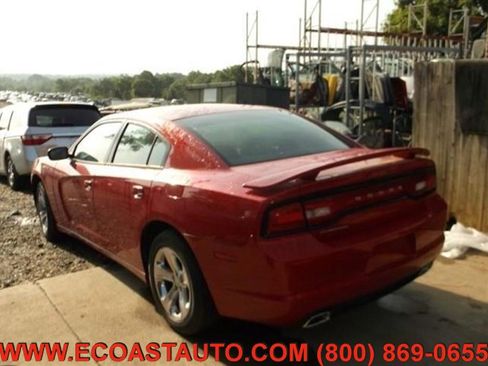 Used 2013 Dodge Charger SE w/ Sport Appearance Group image 3