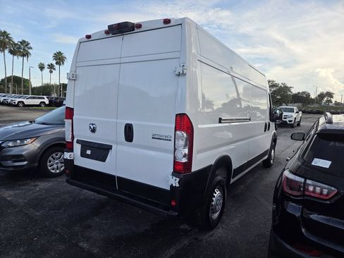 Used 2025 RAM ProMaster 2500 w/ Convenience Group FWD image 5