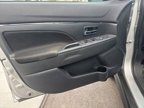 Used 2022 Mitsubishi Outlander Sport ES image 9