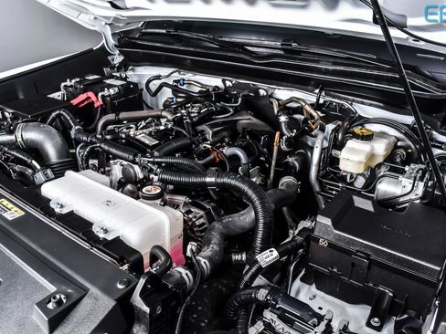 Used 2025 Toyota Tacoma TRD Off-Road image 11