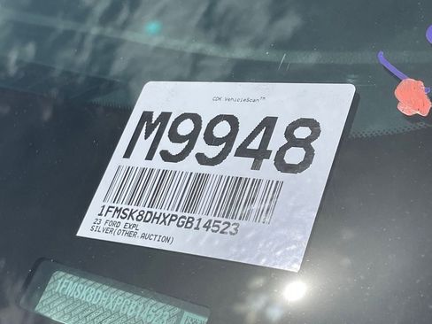 Used 2023 Ford Explorer XLT image 13