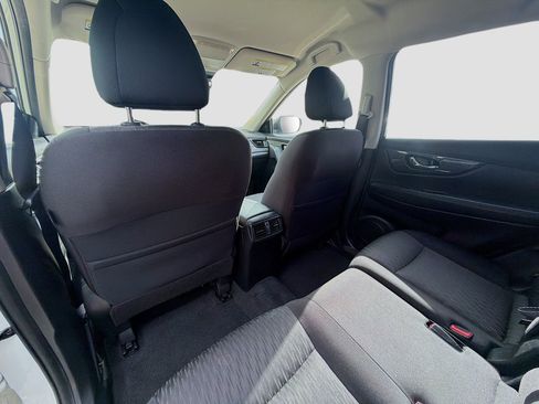 Used 2020 Nissan Rogue SV image 24