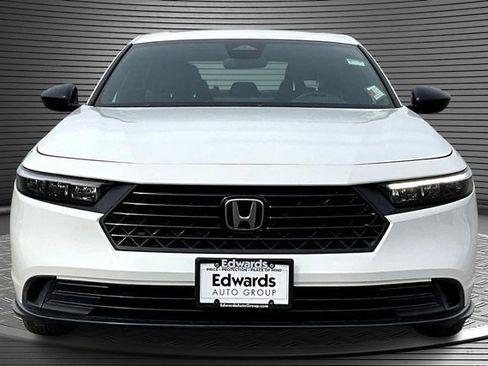 Used 2023 Honda Accord Sport image 2