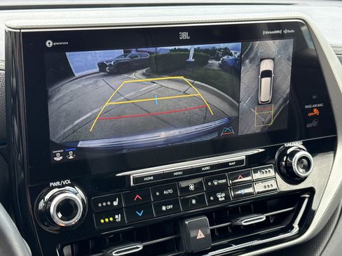 Used 2022 Toyota Highlander Platinum image 28