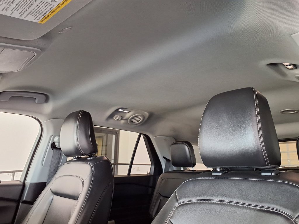 Used 2024 Ford Explorer XLT w/ Equipment Group 202A RWD image 13
