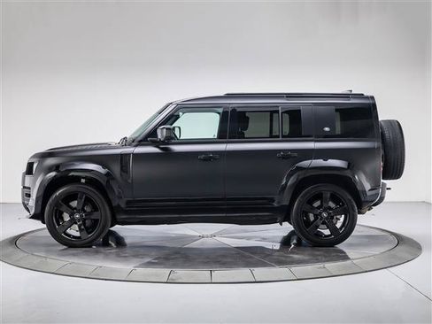 Used 2024 Land Rover Defender 110 X-Dynamic SE AWD/4WD image 2