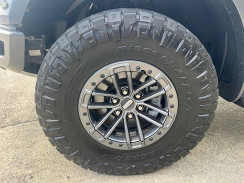 Used 2019 Ford F150 Raptor w/ Equipment Group 802A Luxury image 17