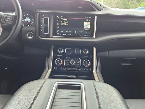 Used 2023 GMC Yukon Denali RWD image 10