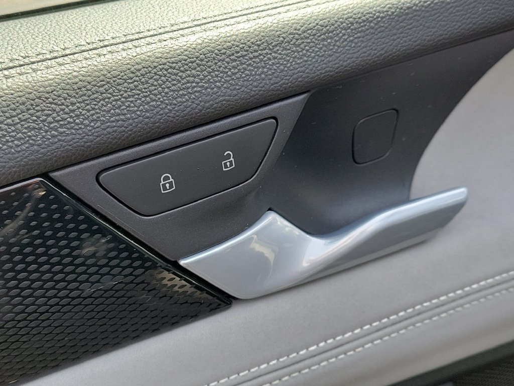 Certified 2026 Volkswagen Tiguan SE R-Line FWD image 18