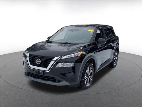 Used 2023 Nissan Rogue SV image 4