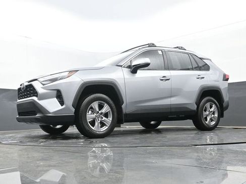 Used 2025 Toyota RAV4 XLE FWD image 26
