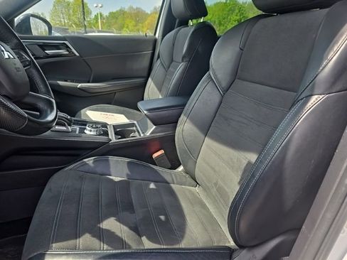 Used 2023 Mitsubishi Outlander SE AWD/4WD image 11