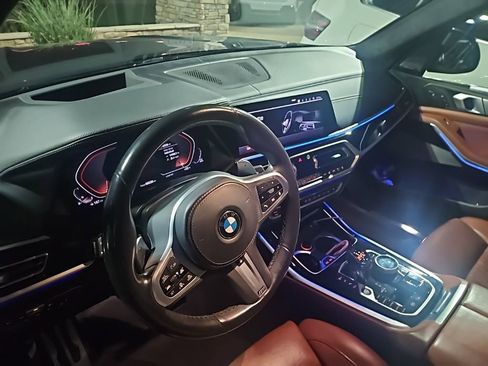 Used 2019 BMW X7 xDrive40i w/ Premium Package image 4