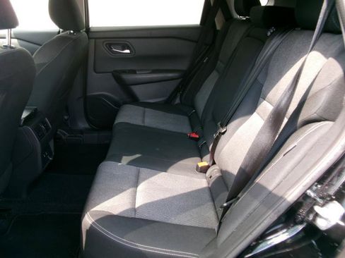 Used 2025 Nissan Rogue SV AWD/4WD image 10