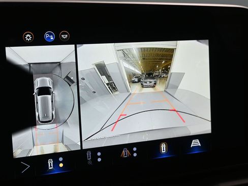 Used 2025 Chevrolet Equinox LT w/ Safety and Technology Package AWD/4WD image 7