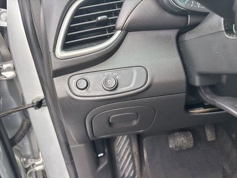 Used 2019 Chevrolet Trax LT w/ LT Convenience Package image 19