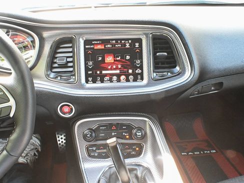 Used 2016 Dodge Challenger SRT Hellcat RWD image 22