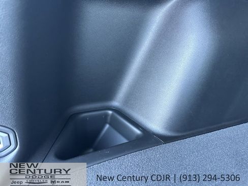 New 2026 Jeep Grand Cherokee Limited w/ Limited Altitude Package AWD/4WD image 11