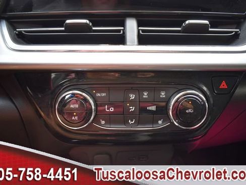 Used 2024 Chevrolet Trax LT w/ Driver Confidence Package FWD image 32
