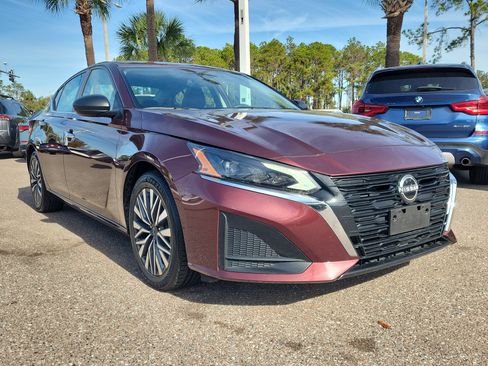 Certified 2024 Nissan Altima 2.5 SV image 2