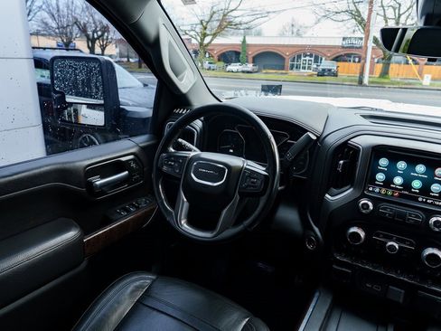 Used 2021 GMC Sierra 2500 Denali w/ Denali Ultimate Package image 12