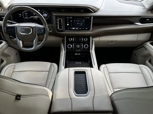 Used 2022 GMC Yukon XL Denali AWD/4WD image 12