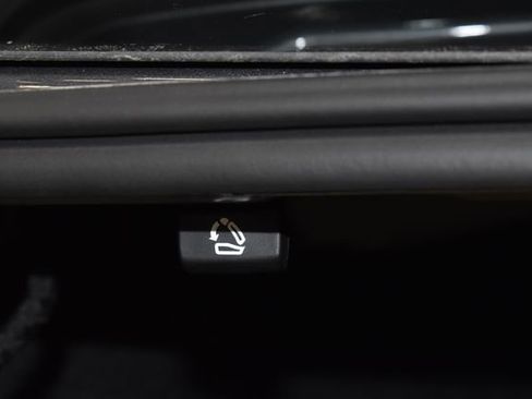 Used 2024 Volkswagen Jetta SE image 30