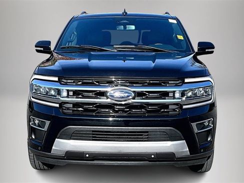 Used 2023 Ford Expedition Limited image 4