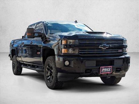 Used 2018 Chevrolet Silverado 2500 LT w/ Midnight Edition image 3