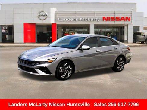 Used 2024 Hyundai Elantra Limited FWD image 9