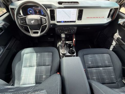 Used 2025 Ford Bronco Heritage Edition AWD/4WD image 12