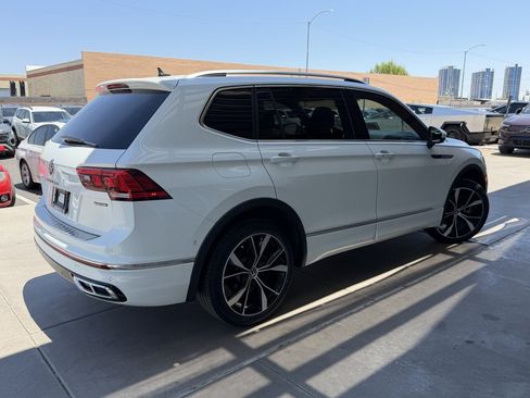 Used 2022 Volkswagen Tiguan SEL R-Line AWD/4WD image 4