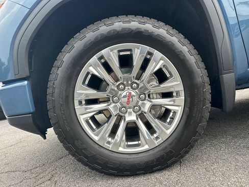 Used 2025 GMC Sierra 1500 Denali w/ Technology Package AWD/4WD image 12