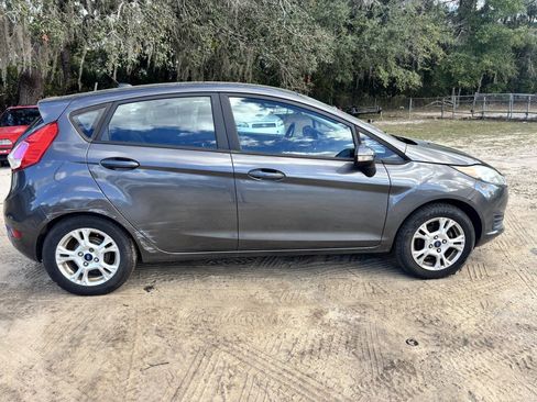 Used 2015 Ford Fiesta SE w/ Comfort Package FWD image 9