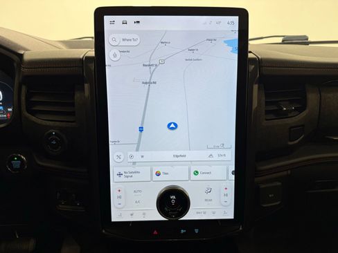 Used 2023 Ford Expedition Limited image 21