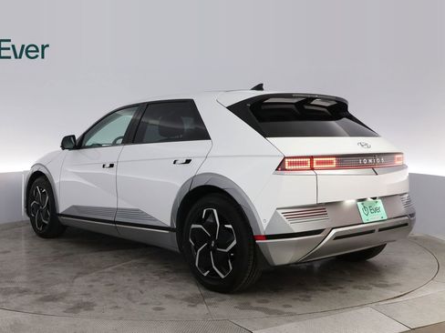 Used 2024 Hyundai Ioniq 5 Limited image 17