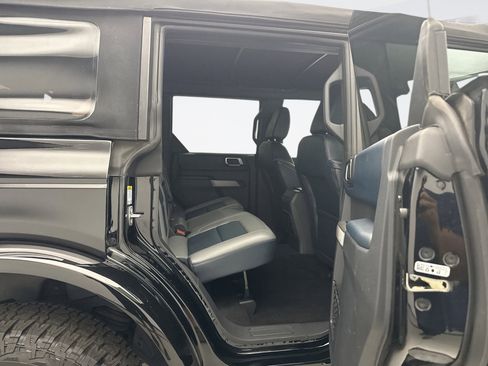 Used 2022 Ford Bronco Outer Banks image 19
