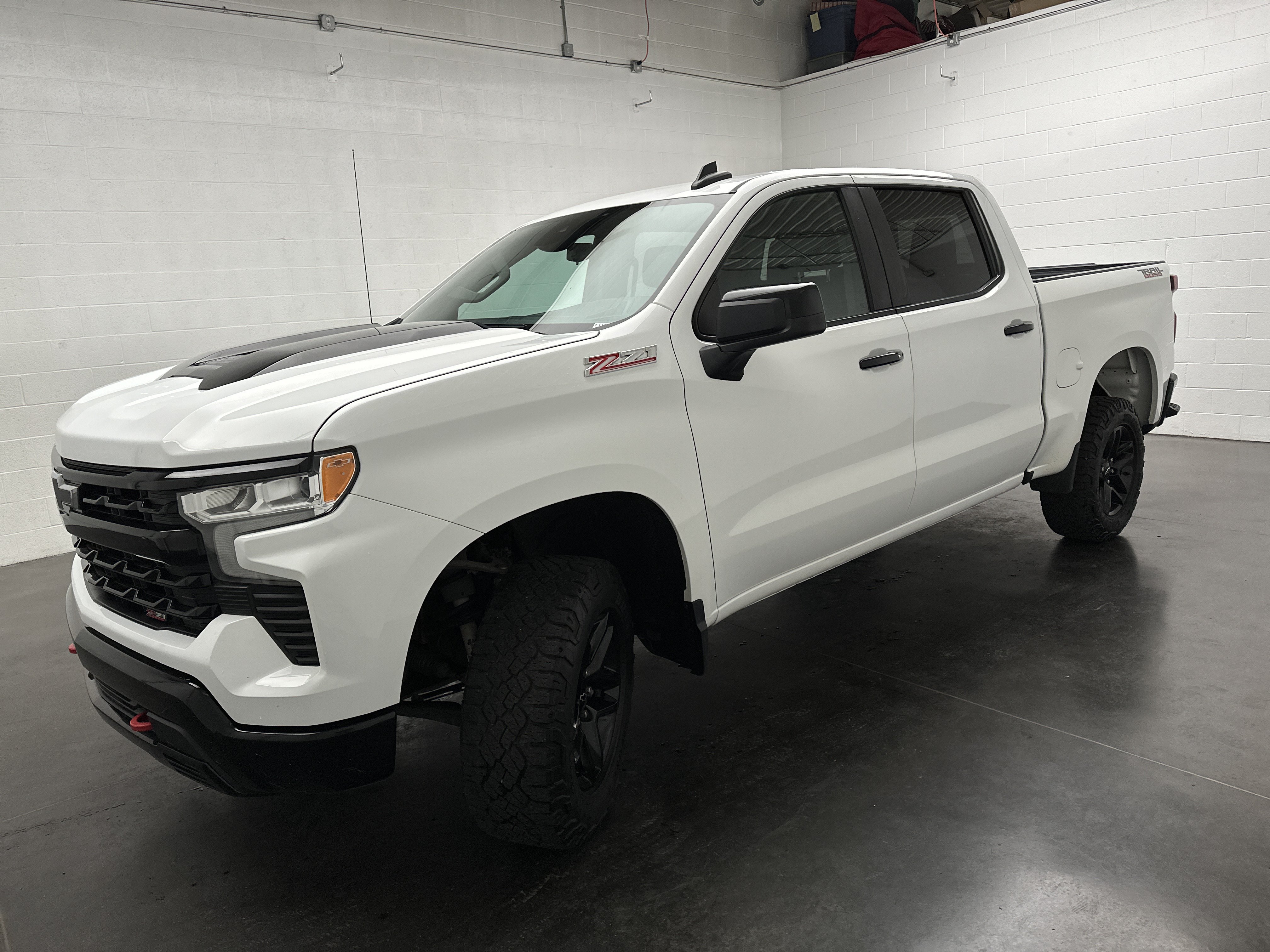 Used 2022 Chevrolet Silverado 1500 LT Trail Boss w/ Convenience Package II AWD/4WD image 4